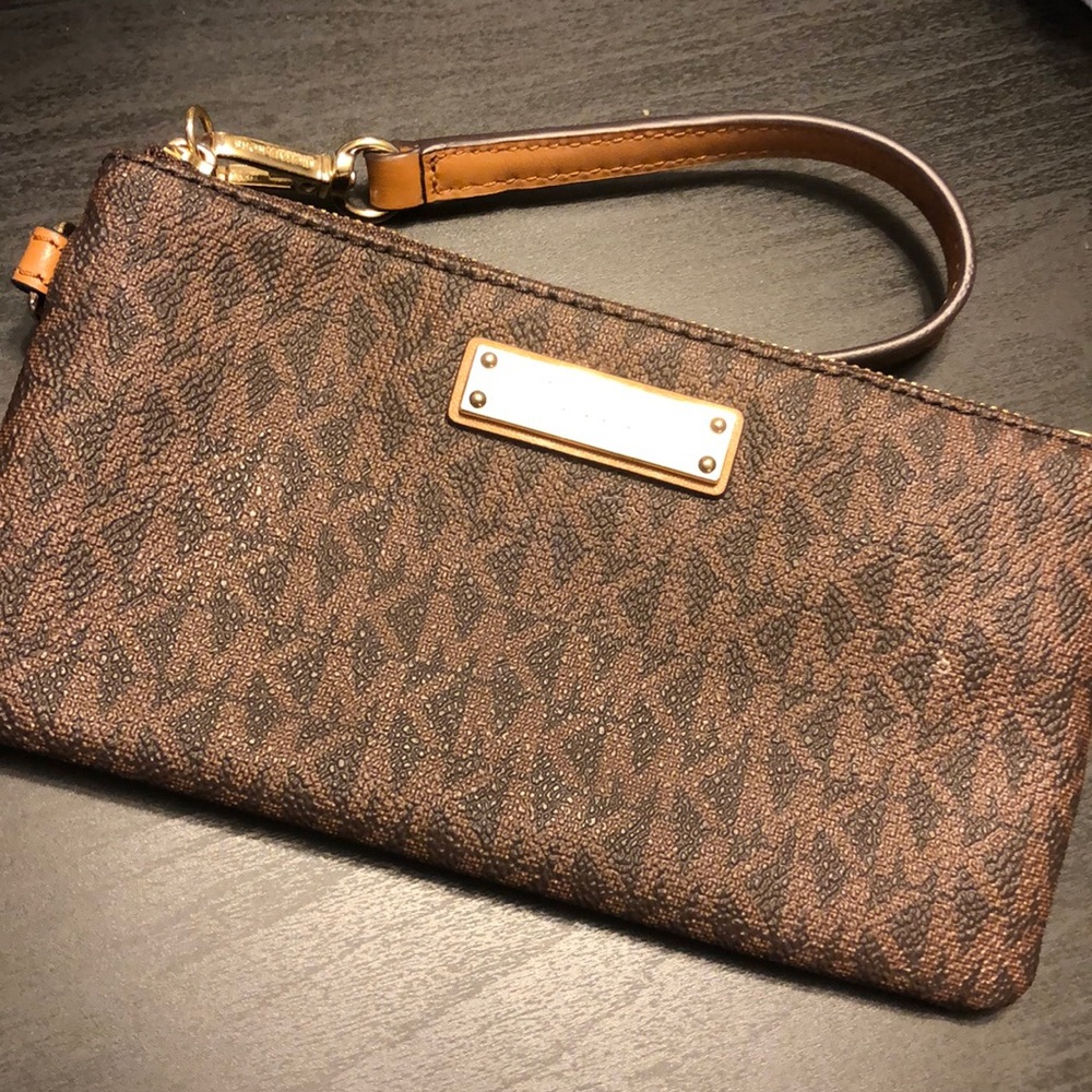 Michael Kors Wristlet